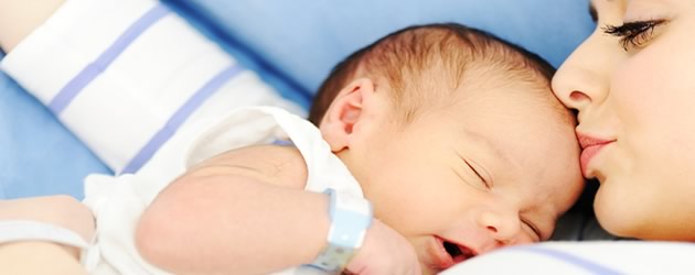 Šta bebe rade prvi sat nakon rođenja?